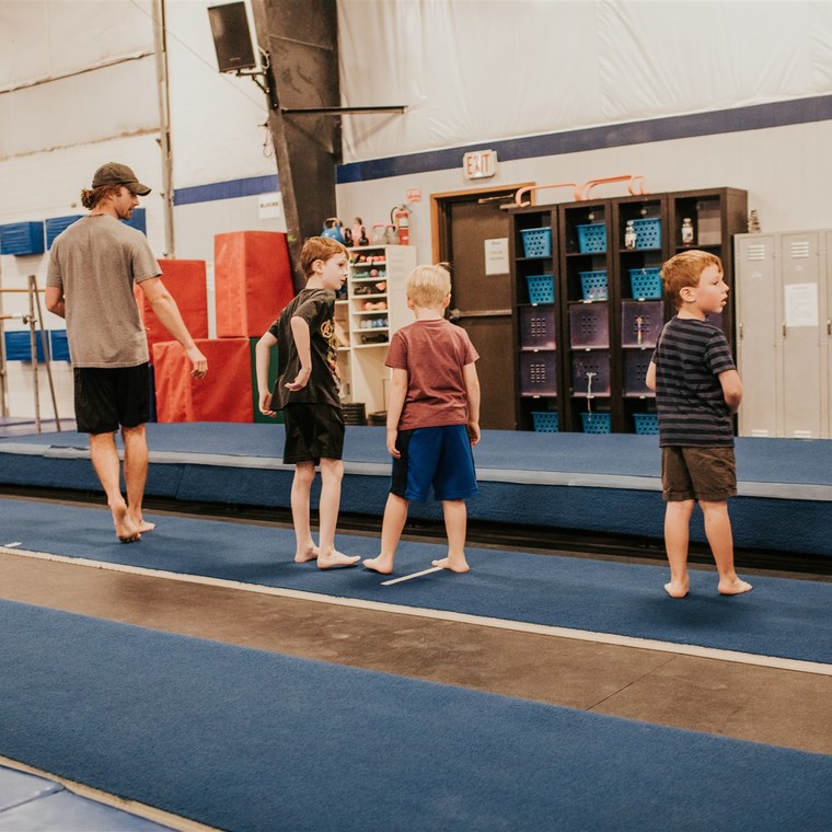 Preschool class working the low beam